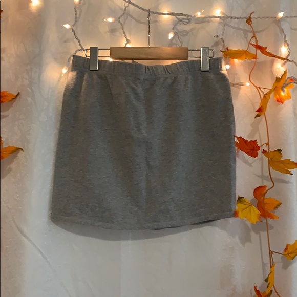 Roots skirt - Picture 2 of 2